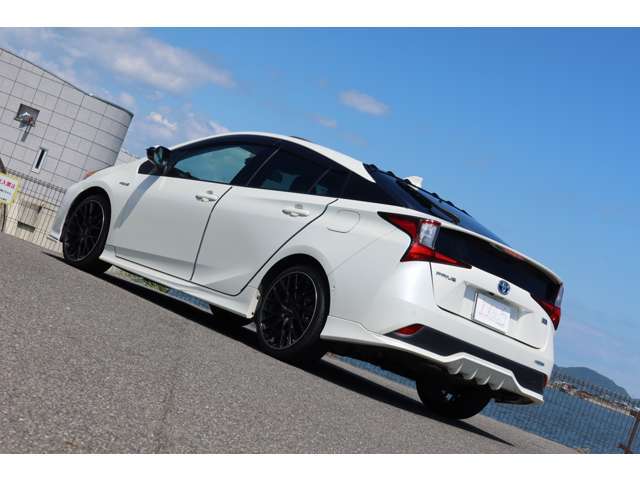 スマートキー☆エンジンプッシュスタート☆純正9型ナビ☆バックカメラ☆ETC☆フルセグ☆Bluetooth☆革巻きステアリング☆ステアリングスイッチ☆スッカッフプレート☆ラゲッジマット☆空気清浄機☆☆☆