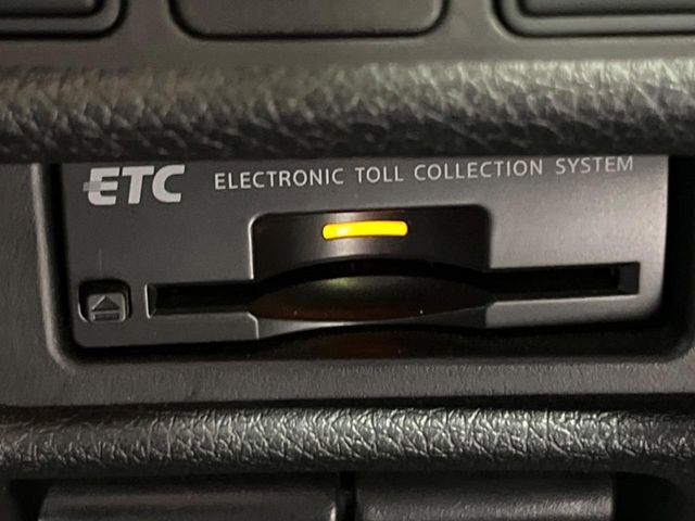 【ETC】高速道路の料金所をストレスなく通過！話題のスポットやサービスエリアに多い「スマートIC」利用時は必須のアイテムです。当店でセットアップを実施、ご納車当日からすぐにご利用いただけます！