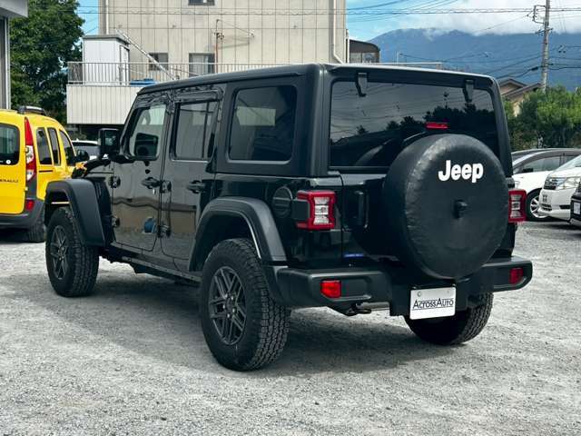 総額表示は店頭納車の総額になります。県外の方には別途登録・陸送費が必要です。