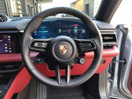 マルチファンクション GTスポーツステアリングホイール　電動ステアリングコラム調節機能