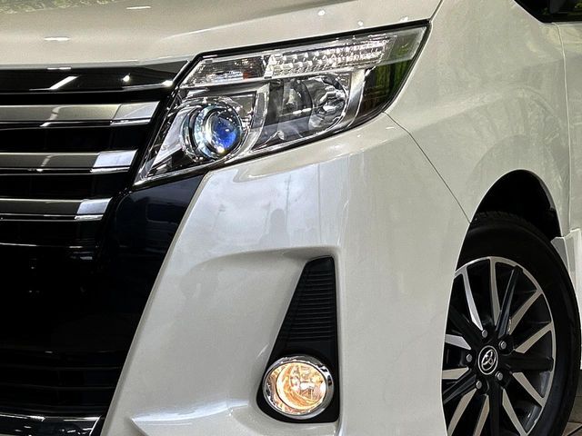 【LEDヘッドライト】悪天候や夜間走行時も良好な視界を確保し安心して運転できる高輝度LEDヘッドライトを装備！点灯速度が早く、消費電力も抑えられています。