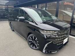 こちらの車両は登録後ショールーム内にて保管車輌になります。