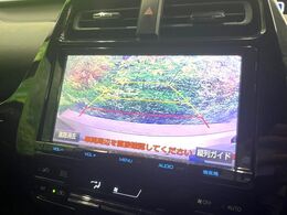 【バックカメラ】駐車時に後方がリアルタイム映像で確認できます。大型商業施設や立体駐車場での駐車時や、夜間のバック時に大活躍！運転スキルに関わらず、今や必須となった装備のひとつです！