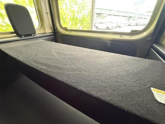 WECARSでは各商談席に大型モニターをご用意しております！見やすい大画面でゆったりと全国の在庫をご覧いただけます！是非ご来店お待ちしております！