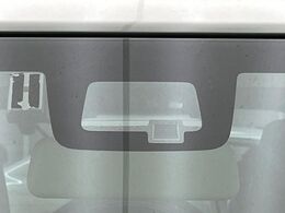 【スズキ　セーフティサポート】走行中に前方の車両等を認識し、衝突しそうな時は警報とブレーキで衝突回避と被害軽減をアシスト。より安全にドライブをお楽しみいただけます。