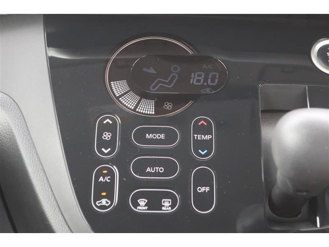 オートエアコン☆自動で空調管理してくれる優れものです。