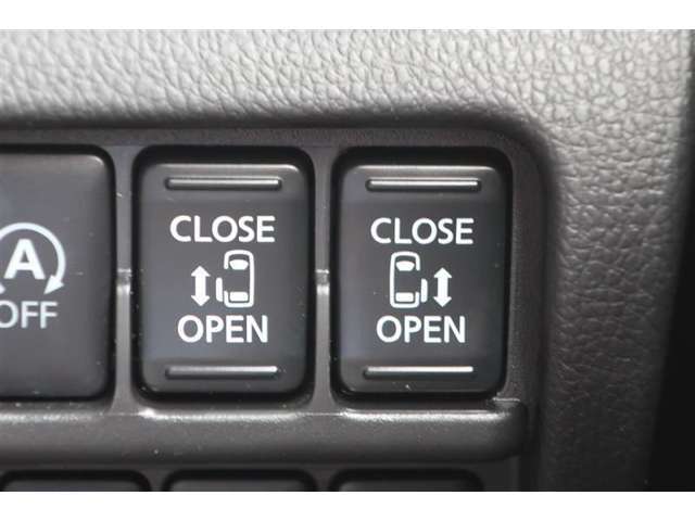 両側電動スライドドア☆小さなお子様でも簡単に開閉ができます。