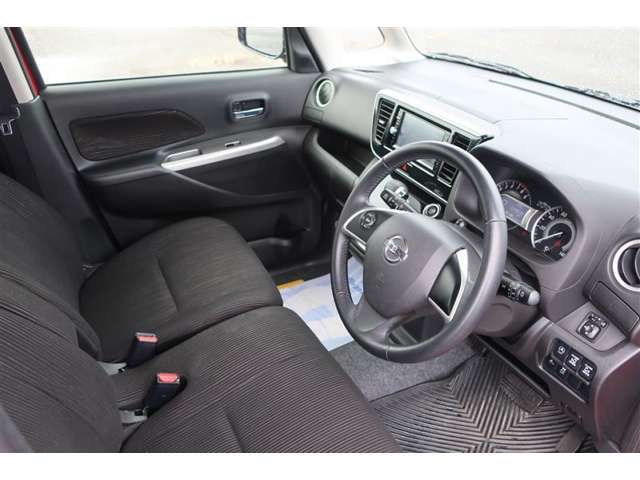 シートは一度取り外し、スチームで洗浄した丸洗い仕様です。