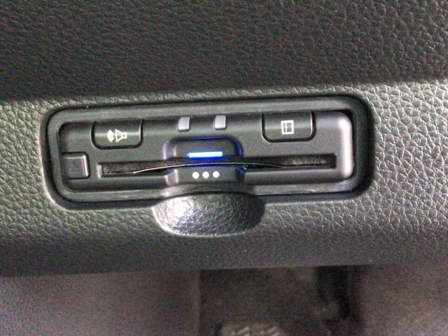 【ETC車載器】もはや必須アイテムのETCを搭載！高速道路のご利用時にとても便利！わずらわしい料金所での現金支払いが不要となりスムーズに通過できます♪