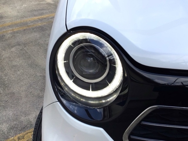 【LEDヘッドライト】ディスチャージヘッドライト（HID）と同等の明るさで、夜道や雨天走行が明るく視界良好！！　フォグライトも装備で、安心感さらにUPです♪安心ドライブを楽しんで下さい♪