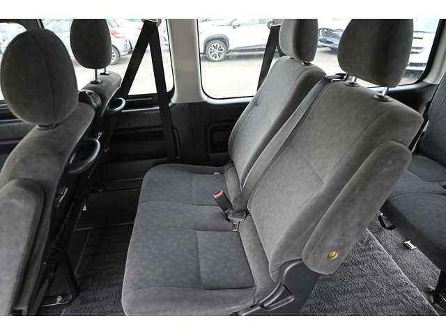 常時200台以上の在庫があります。軽自動車から大型トラック、また特殊車両などなど。あらゆる車種をご用意しております