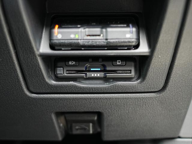 ETC車載器搭載です。スマートICも増えてきており、必須装備といって良い便利装備です。