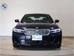 ☆BMWの代名詞とも言える【キドニーグリル】一目見ただけでBMW車であると認識できる確固たるアイコンとして存在感を放ちます☆