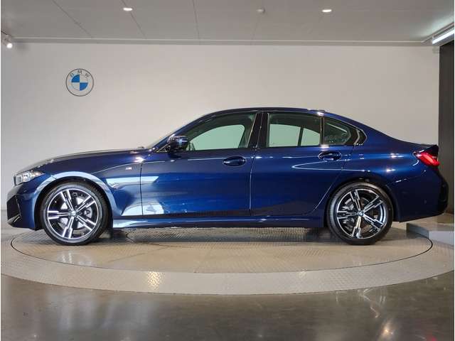 ☆BMWは自動車メーカーとしてのアイデンティティ…BMWらしさを守るため頑なに前後重量配分50:50にこだわり続けています☆