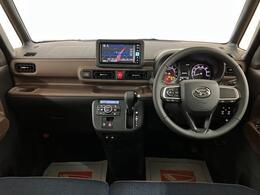 インパネ全体！！視界も良好で運転し易い♪小回りが利くから、運転が苦手でも狭い路地や駐車場でも運転しやすいですよ◎