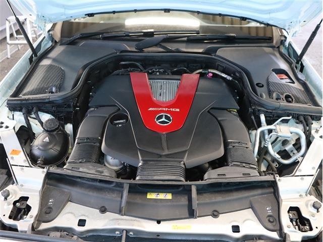 V8ツインターボエンジン！余裕のある走りが魅力的です♪