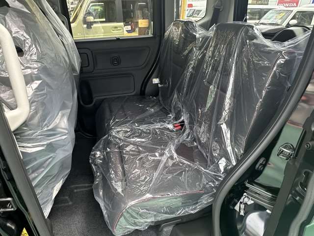 ★5年間新車保障★初度登録から5年間の新車保証が含まれています。長期間、安心してお乗り頂けます！保障費用は支払総額に含まれています！遠方のお客様は保証継承後、お近くのディーラーにて保証が受けられます！