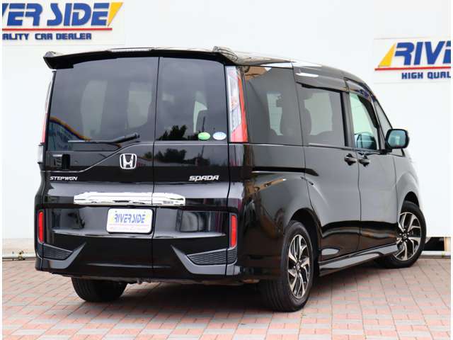 保証に関しましても、高年式車両にはメーカー保証や低年式車でも最長3年・走行無制限まで、ご用意させて頂いております（車輌によって条件が変わります。）
