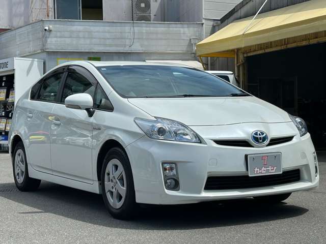 ★まだまだ人気の『30型プリウス』が入庫しました！車両状態良好です♪当店ではご試乗もして頂けますので、お気軽にお声掛け下さいませ♪