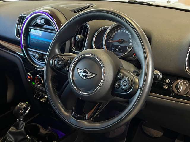 ベンツ、BMW、アウディといったドイツのプレミアムブランドをはじめとした、各種輸入車ブランドを同時に比較することができます。