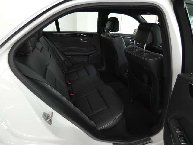 メモリー付パワーシート　全席シートヒーター