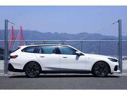 ◆正面衝突警告ブレーキ ◆Mエアロダイナミックホイール  ◆ヘッドアップディスプレイ ◆前席パワーシート(運転席メモリ付)  ◆アシステッドドライビングプラス ◆アダプティブクルーズコントロール