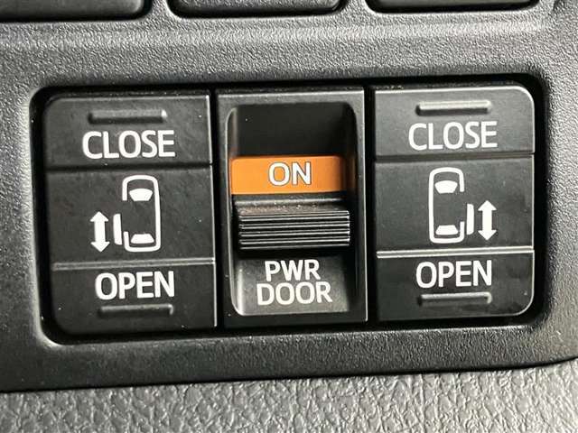 両側パワースライドドアです！運転席でラクラク操作！元気なお子様やワンちゃんのイタズラも防いでいただけます☆