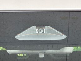 【スズキ　セーフティサポート】走行中に前方の車両等を認識し、衝突しそうな時は警報とブレーキで衝突回避と被害軽減をアシスト。より安全にドライブをお楽しみいただけます。