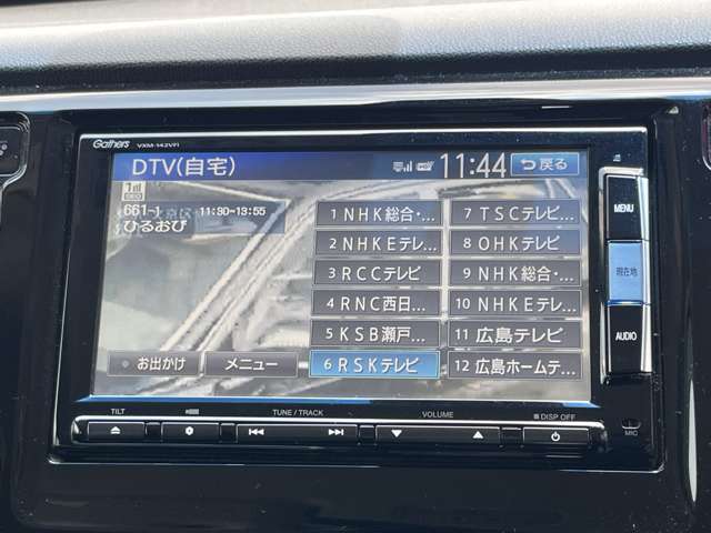 納車前には併設しております整備工場にて法定点検整備を行なってお渡ししております。