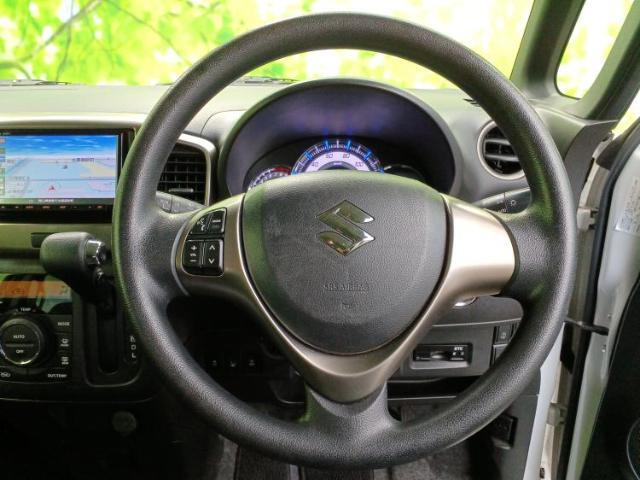 WECARSの展示場では実際に見て、触ってお車をお選びいただけます！知識の豊富な営業スタッフが様々なカーライフをご提案いたします！