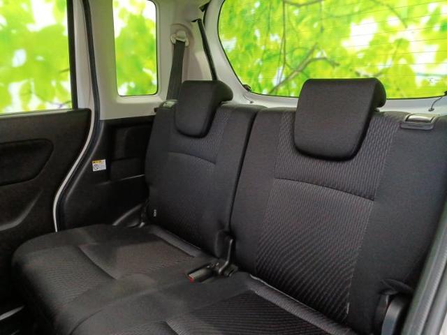 WECARSでは各商談席に大型モニターをご用意しております！見やすい大画面でゆったりと全国の在庫をご覧いただけます！是非ご来店お待ちしております！