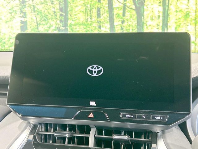 【メーカー純正12.3型ナビ】インテリアに溶け込むスタイリッシュな「専用設計」メーカーナビを装備♪視認性や操作性など基本性能にも優れ、より上質なカーライフをお楽しみいただけます。
