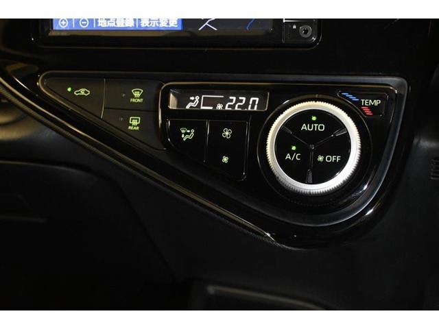 快適な車内空間に誘うオートエアコン☆快適な空間で車内での会話も弾みます♪