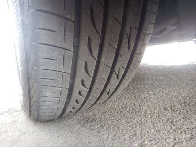 タイヤの溝もまだまだございますっ！！