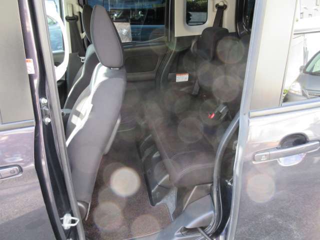 両側ともパワースライドドアーです