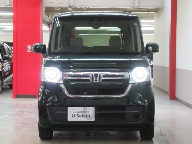 ■LEDヘッドライト■白くて明るいヘッドライトです。夜道に道路状況が確認しやすくなるだけでなく、対向車からの視認性アップにもつながります。