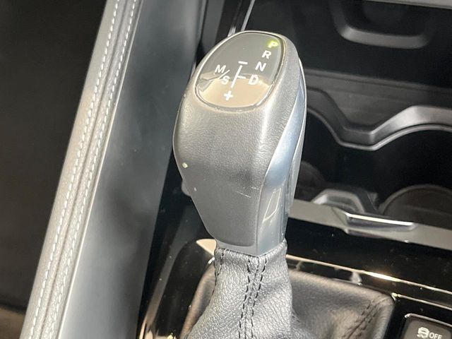 ●MTモード付きAT：通常は自動でおこなわれる変速（ギアチェンジ）をドライバーの操作によって意図的に変えられるシステムです。より一層普段のドライブをお楽しみいただけます！