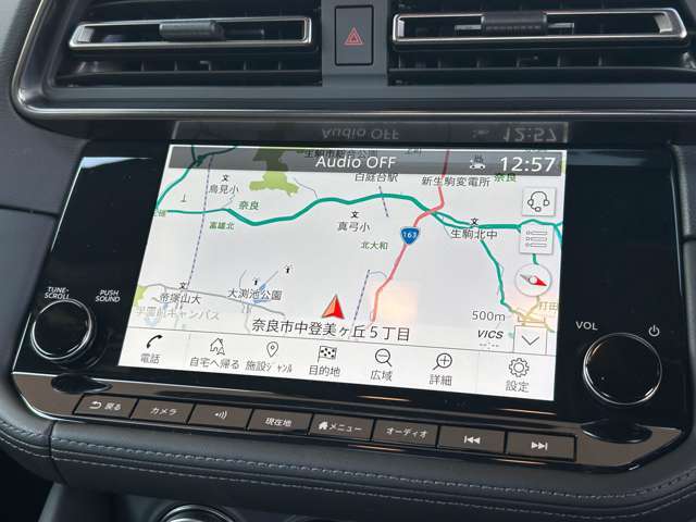 純正ナビが装備されております。アップルカープレイなどスマホの接続も可能です。