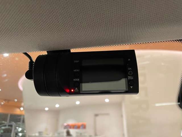 ご遠方の場合でも、下取り車両の金額を概算でお出しすることは可能でございます。車検証をお手元に、走行距離をご確認の上お問い合わせくださいませ。