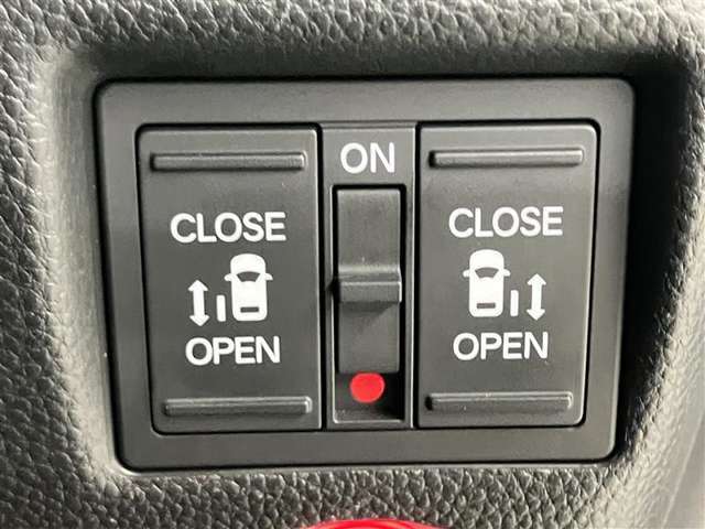 両側電動スライドドア付き、運転席にいながら開閉もラクラク