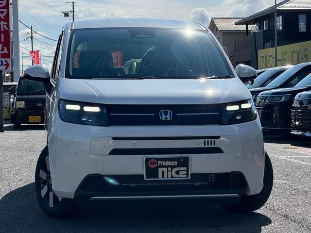 「広く開放的な室内空間」と「仕立ての良さや上質感」を両立させ、家族のための快適な空間をスッキリしたスタイルで表現した、洗練された内装も魅力となっています。