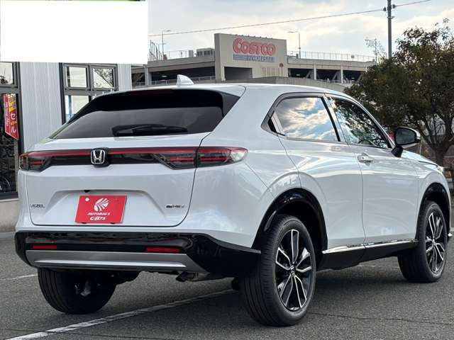 当店は、近畿運輸局長指定工場を併設しており、安心の法定点検を実施させていただきます。納車後もオイル交換はもちろん、車検、整備、板金にいたるまで『クルマのことなら何でもオートバックス』にお任せください。