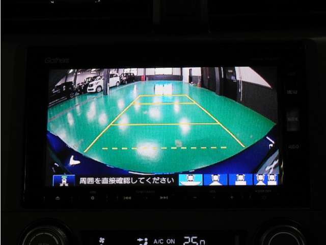 【バックカメラ】駐車が苦手な方でも安心してお乗りいただけます。リバース連動で画面が切り替わるのでとっても便利です。