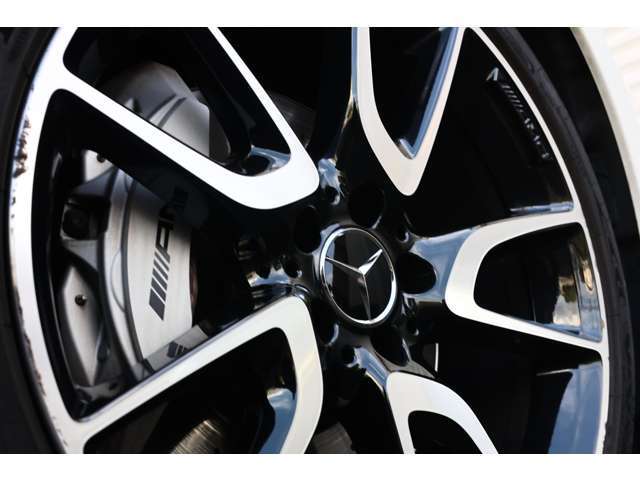 AMG20AW、シルバーペイントブレーキキャリパー