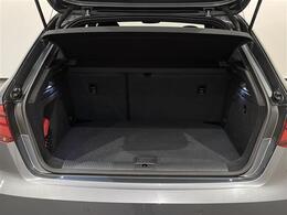 LIBERALAは、輸入車選びの新たなスタイルを提案するインポート・セレクト・ブランドです。オーナー様となる方がクルマから直接感じる感性を第一にした、最良の一台との出会いをコーディネートいたします。