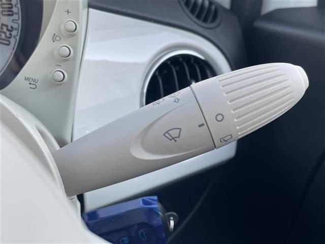 【運転席操作部】『運転席周辺の装備』の画像になります。快適なドライブを楽しむための機能が装備されています！運転席から触れるので使いやすいです！