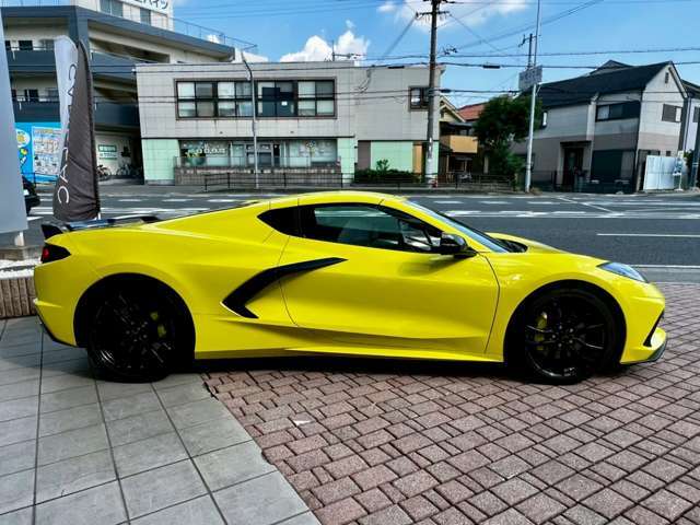 中古車だけではなく、新車も多岐にわたり、正規輸入車販売を行っております。全国選りすぐりの仕入ネットワークの中からあなたにピッタリのお車を探します
