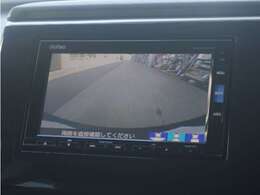 ◆バックカメラ◆リバースにするだけで映ります、後方の安全確認や、狭い駐車場での車庫入れ、雨の日や夜間など視界の悪い時に便利です！安全にバックする為には欠かせない装備です。