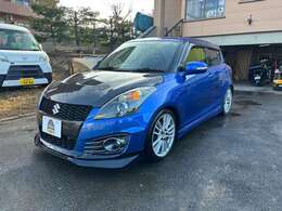 当店では美装に力を入れており展示前、納車前にガッチリ車内清掃を行っております！フロアマットも丸洗いして除菌いたします！