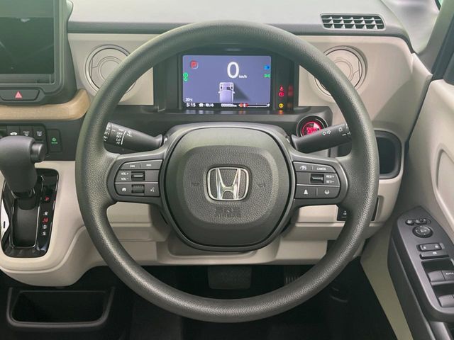 【ステアリングスイッチ】運転中、前方から目線をそらすことなく、オーディオ等の操作が可能な便利機能！安心＆快適なドライブを演出してくれます♪